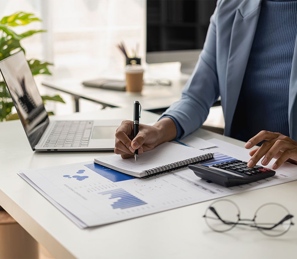 Slider_Card1_Desktop&Mobile_Empresaria_Escrevendo