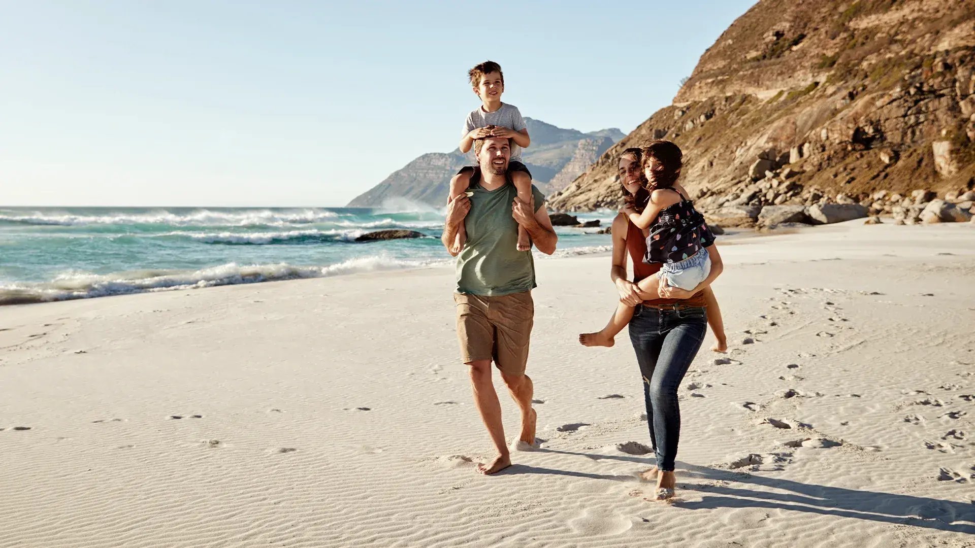 familia-na-praia