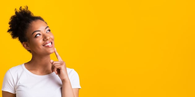 mulher com dúvidas sobre consulta de ginecologia