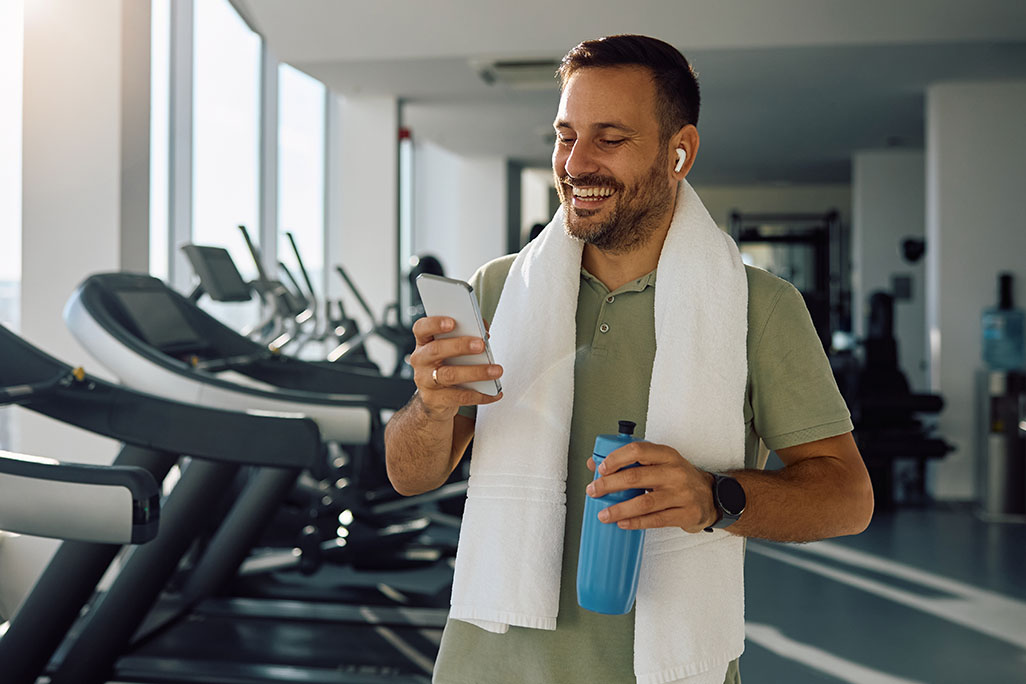 card-vitality-MOBILE-homem-telefone